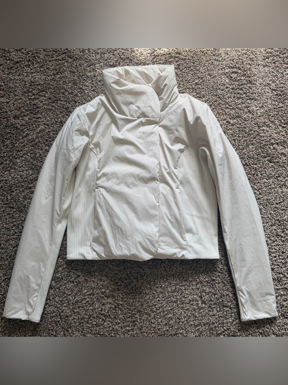 Lululemon Sleek City Jacket Puff Light Weight Light Ivory Cream Women Size XS